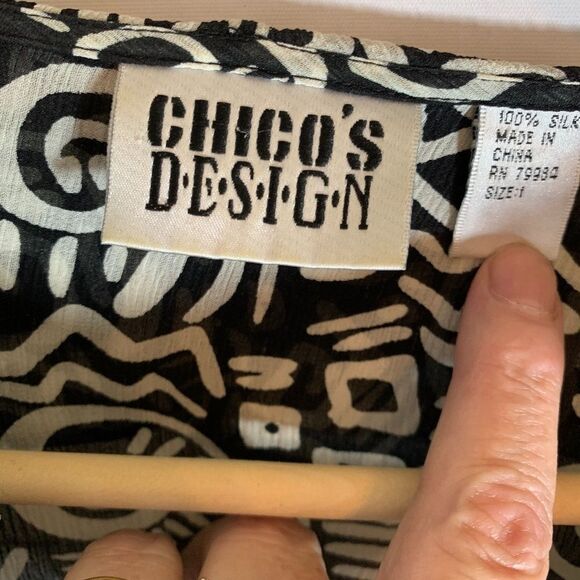 Chico's Black And White Silk Blouse Size 1/M - Picture 3 of 5